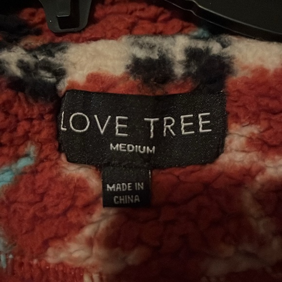 This cropped zip-up is a medium brand is Love tree - Picture 2 of 2